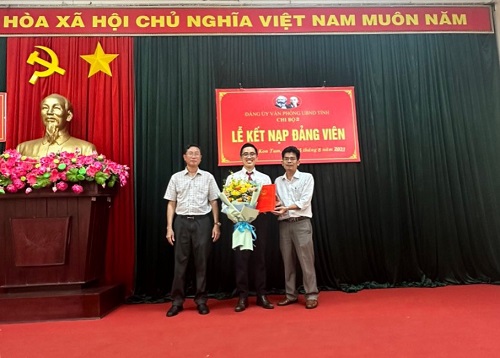 Chi bộ 2 tổ chức Lễ Kết nạp đảng viên