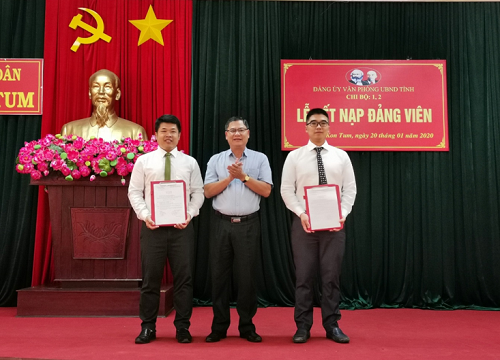 Chi bộ 1, 2 tổ chức Lễ kết nạp đảng viên