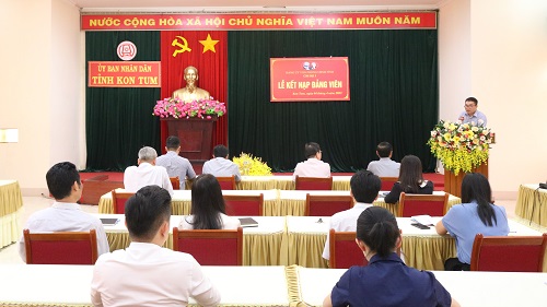 Chi bộ 3 tổ chức Lễ Kết nạp đảng viên